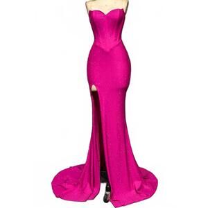 NEW PORTIA&SCARLETT women's gorgeous sweetheart neckline high slit gown in hot-p